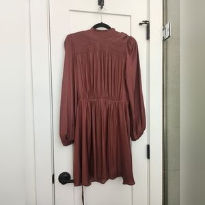 Classy beautiful brown dress. Size 6. Luxurious material